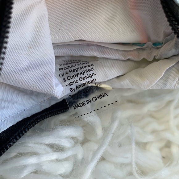 ✨💖 NWOT Traveling Cosmetic Bag 💖✨ - Picture 6 of 8